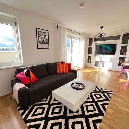 וינה Penthouse Near Central Station With Free Parking מראה חיצוני תמונה