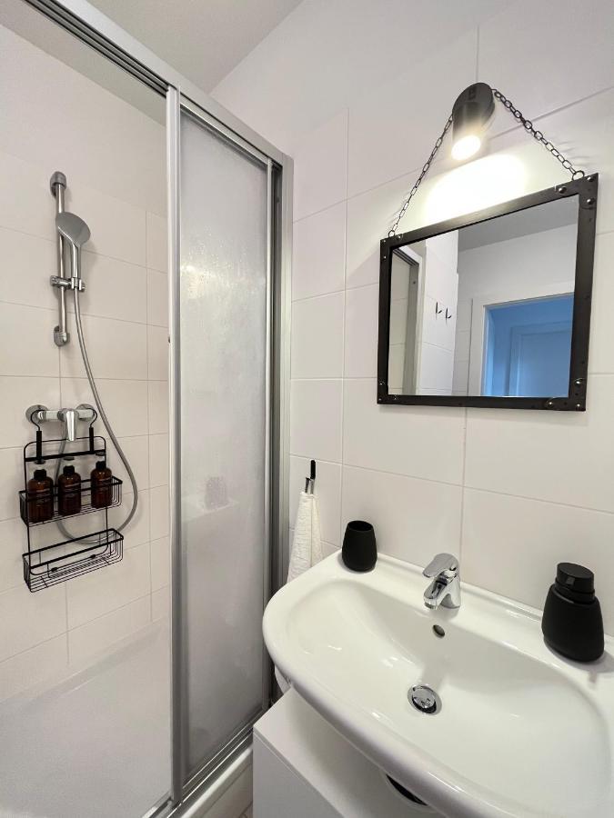 וינה Penthouse Near Central Station With Free Parking מראה חיצוני תמונה