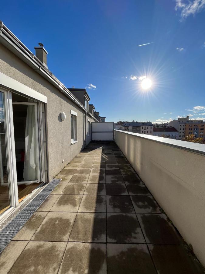 וינה Penthouse Near Central Station With Free Parking מראה חיצוני תמונה