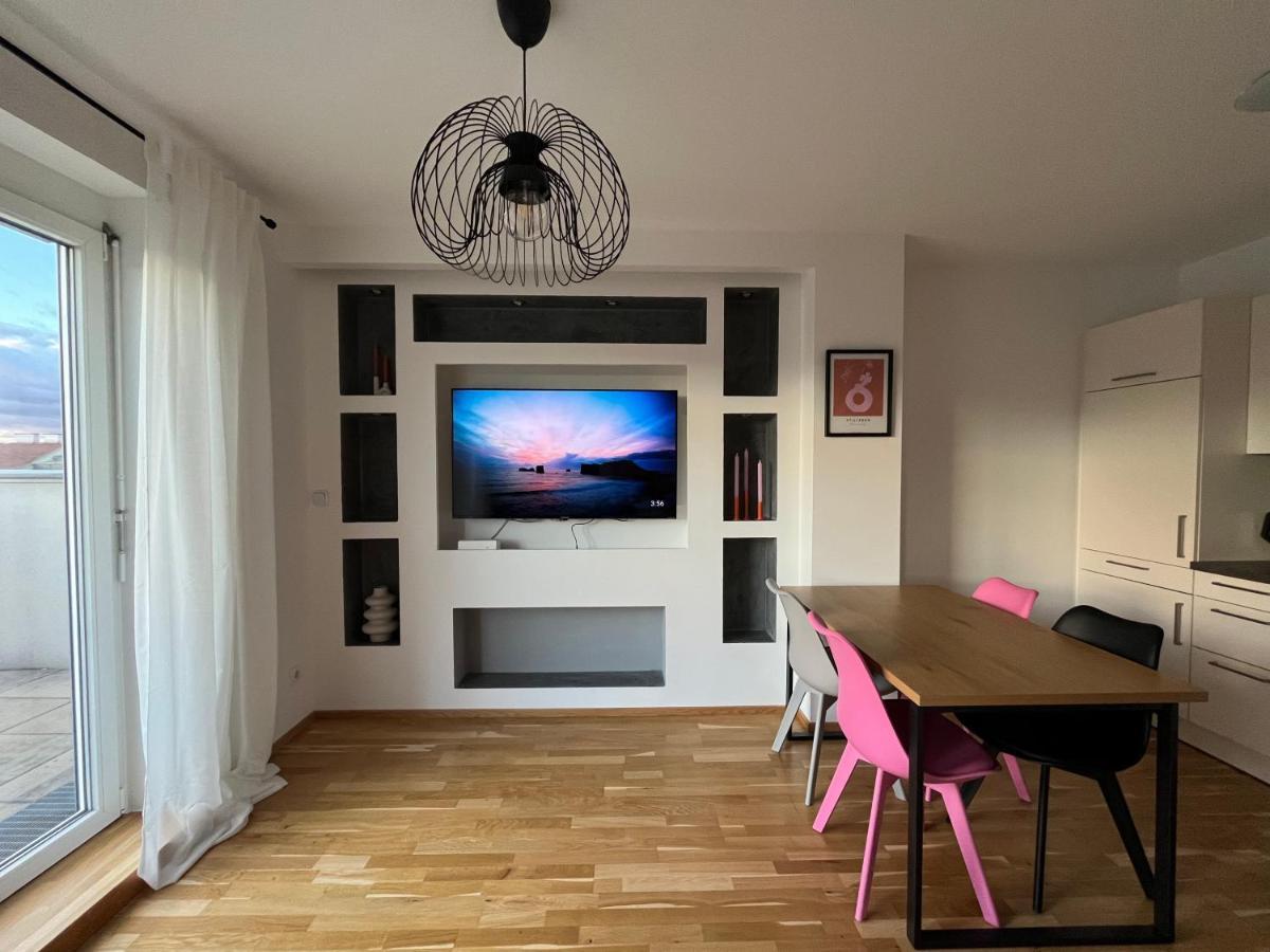 וינה Penthouse Near Central Station With Free Parking מראה חיצוני תמונה